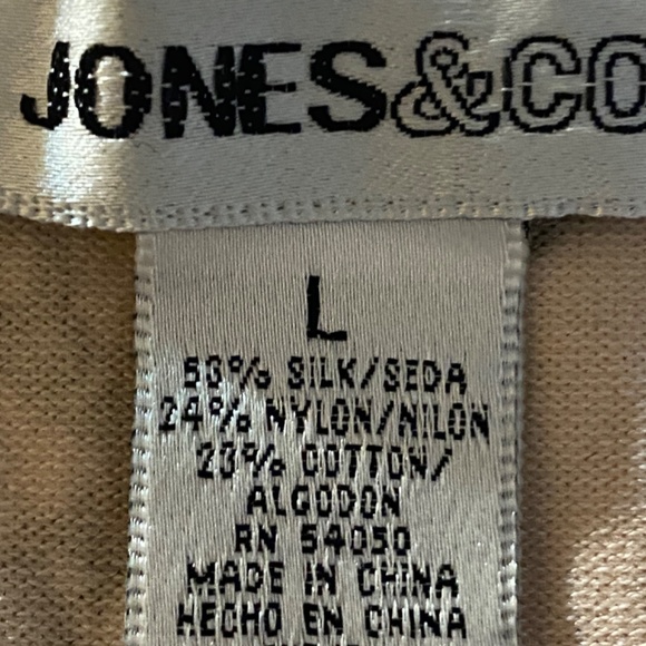 Jones & Co. Silk blend sweater vest. Sz.L - Picture 9 of 16